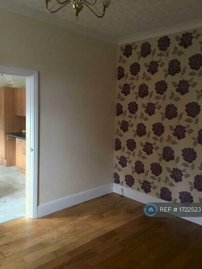 3 Bedroom Semi-Detached House To Rent In Roberts Street, Grimsby, DN32