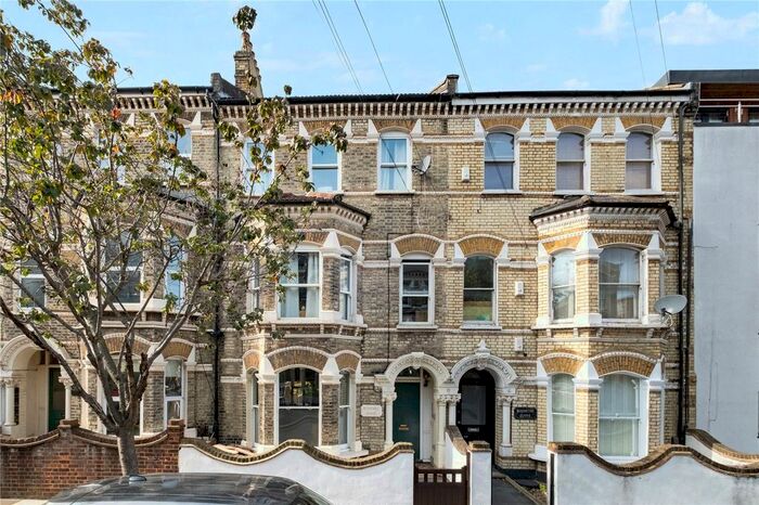 1 Bedroom Property To Rent In Beauchamp Road, Battersea, SW11