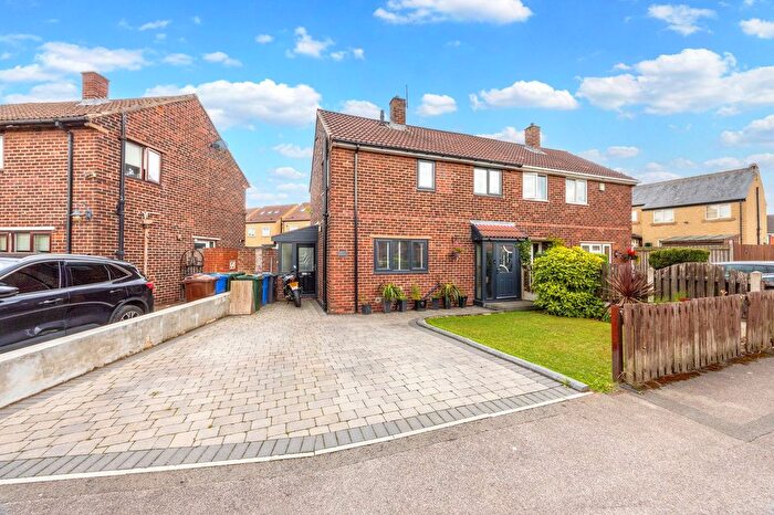 3 Bedroom Semi-Detached House For Sale In Westfields, Royston, Barnsley, S71