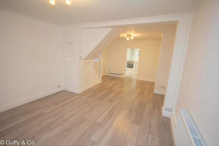 3 Bedroom Semi-Detached House To Rent In St. Johns Road, Haywards Heath, RH16