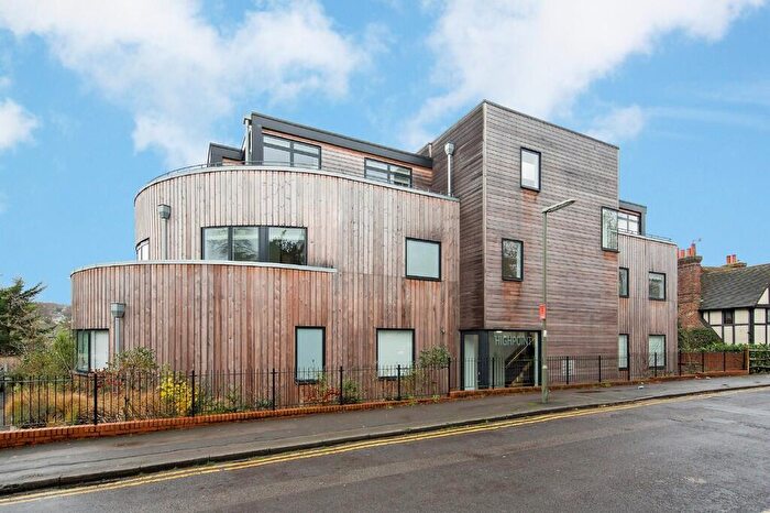 2 Bedroom Flat To Rent In A Nightingale Road, Guildford, Surrey, GU1