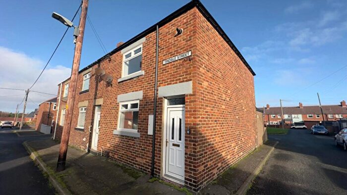 3 Bedroom End Of Terrace House To Rent In Tindale Street, Consett, DH8