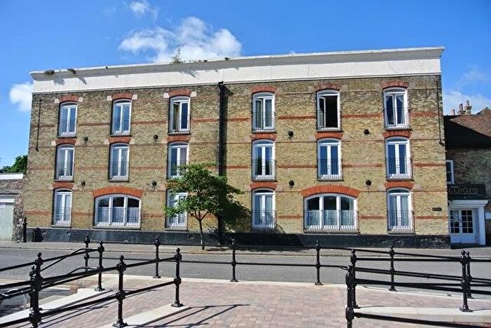 2 Bedroom Flat To Rent In Gardners Quay, Upper Strand Street, Sandwich, Kent, CT13