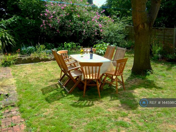 2 Bedroom Maisonette To Rent In Avington Grove, London, SE20