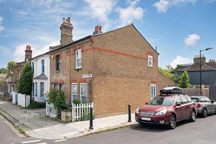 1 Bedroom End Of Terrace House For Sale In Sartor Road, Peckham, SE15