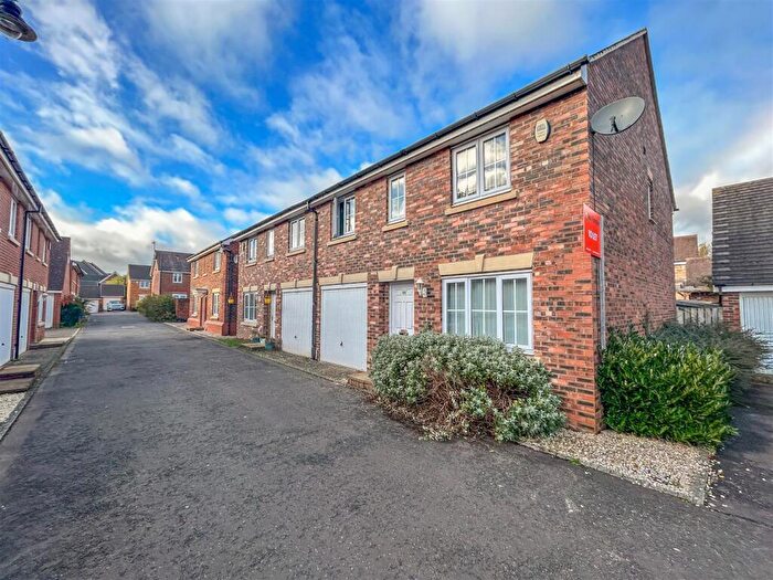4 Bedroom Semi-Detached House To Rent In Chipchase Mews, Melbury, Gosforth, NE3