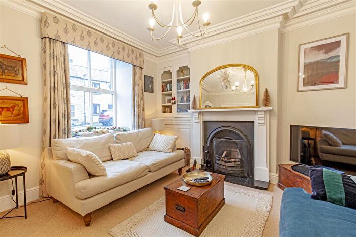 3 Bedroom Terraced House For Sale In Queen Street, Tideswell, Buxton, SK17