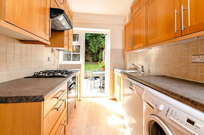 3 Bedroom End Of Terrace House To Rent In Wood Rise, Westborough, Guildford, GU3