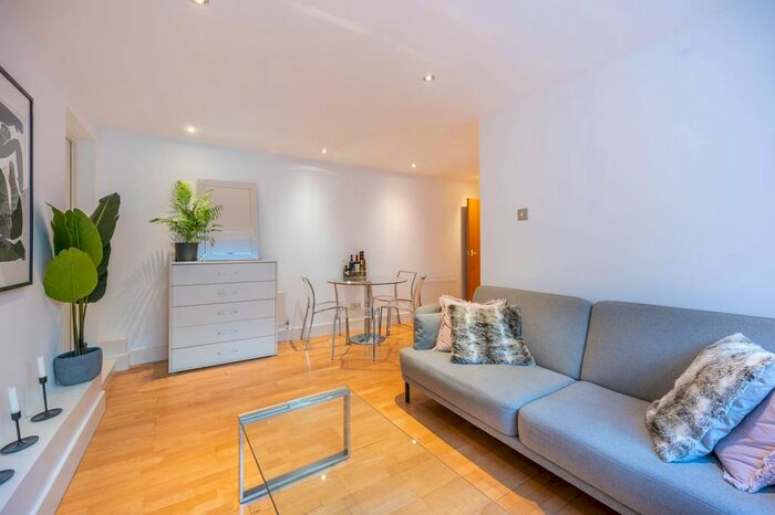 2 Bedroom Flat For Sale In St Martins Lane, Covent Garden, London, WC2N