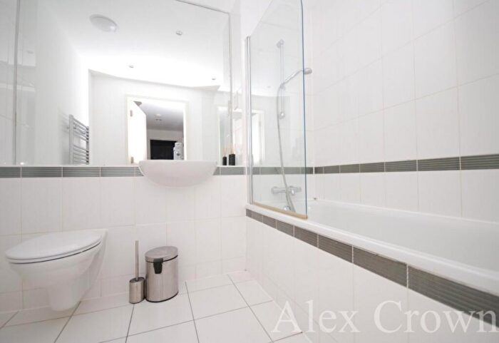 2 Bedroom Apartment To Rent In Buckler Court, Eden Grove, Holloway, N7