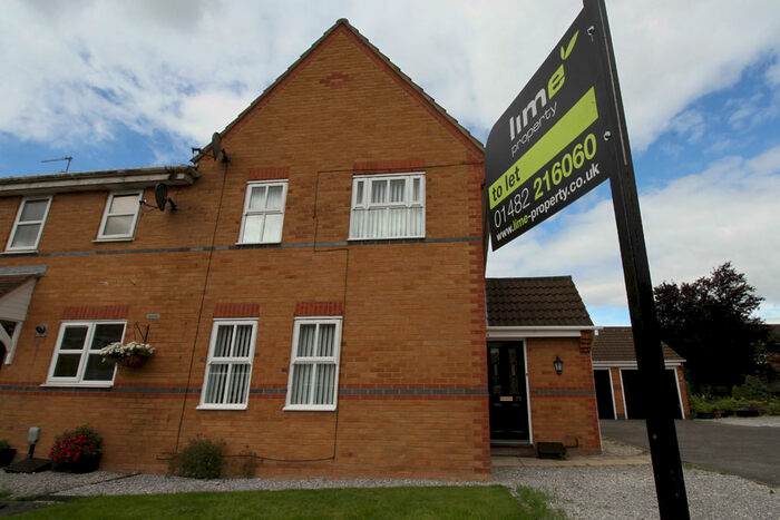 3 Bedroom End Of Terrace House To Rent In Beamsley Way, Kingswood, HU7