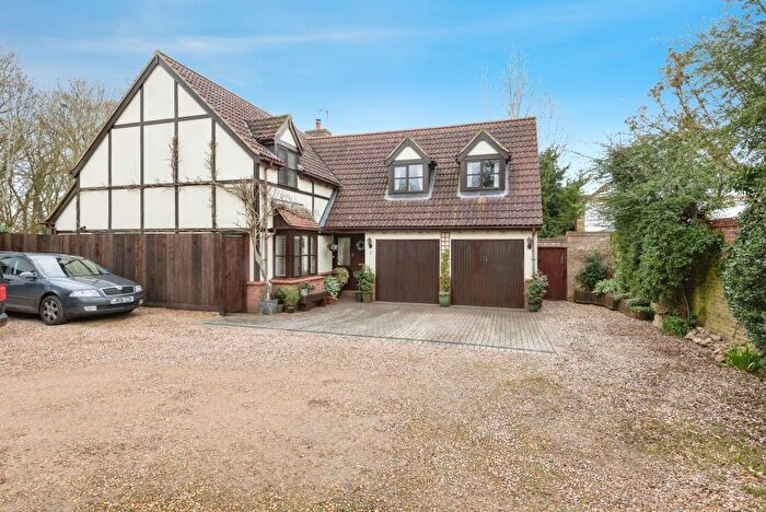 4 Bedroom Detached House For Sale In Newell Close, Arrington, Royston, SG8