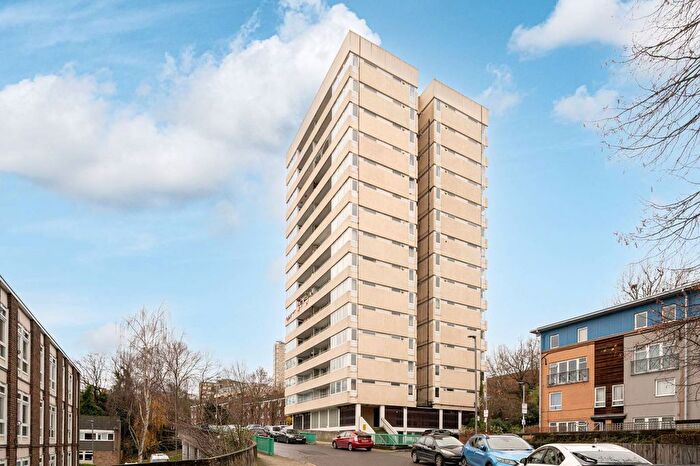 2 Bedroom Flat To Rent In Linstead Way, Southfields, London, SW18