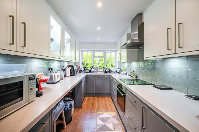 2 Bedroom Maisonette For Sale In The Sigers, Pinner, HA5