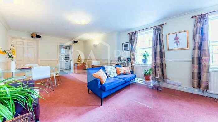 2 Bedroom Apartment To Rent In Stapleton Hall Road, Stroud Green, London, N4