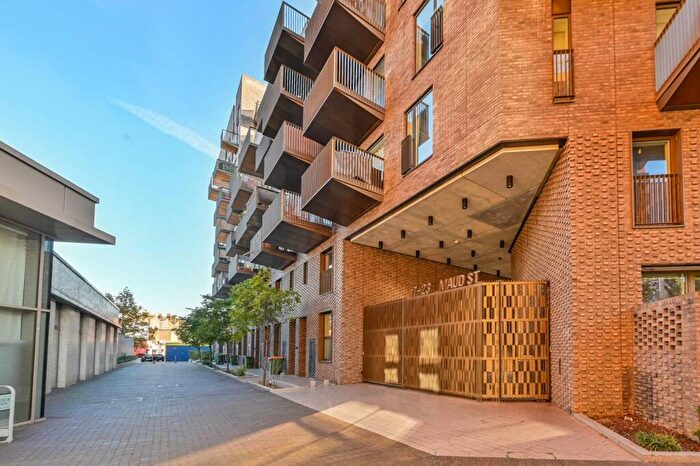 2 Bedroom Flat To Rent In Maud Street, Canning Town, London, E16