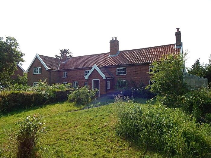 5 Bedroom Cottage For Sale In Lemon Cottage, Suton Street, Suton, Wymondham, Norfolk, NR18