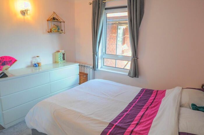 1 Bedroom Apartment For Sale In Allenview Road, Wimborne, BH21