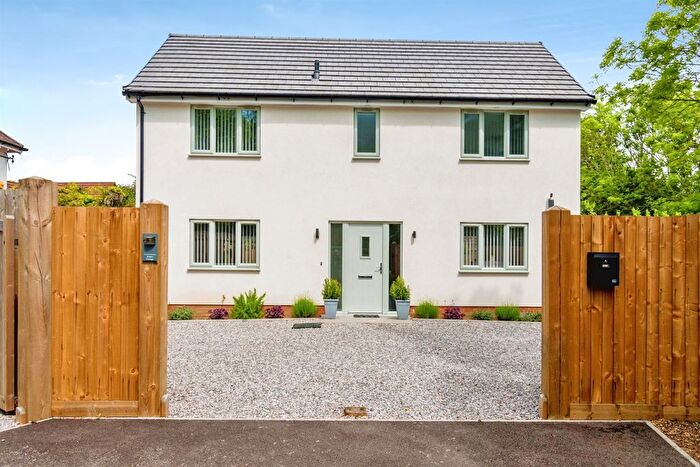 3 Bedroom Detached House For Sale In Swaythling Road, West End, Southampton, SO18