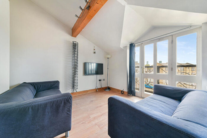 3 Bedroom Apartment To Rent In Grove Street, Surrey Quays, London, SE8