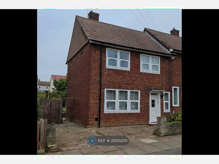 3 Bedroom Semi-Detached House To Rent In Dursley Road, London, SE3