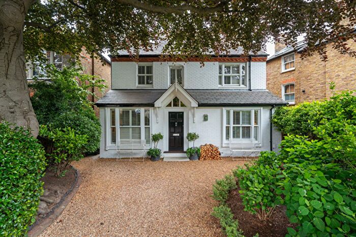 4 Bedroom Cottage For Sale In Ailsa Road, Twickenham, TW1