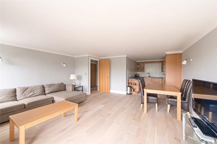 2 Bedroom Flat To Rent In Chiswick High Road, Chiswick, W4