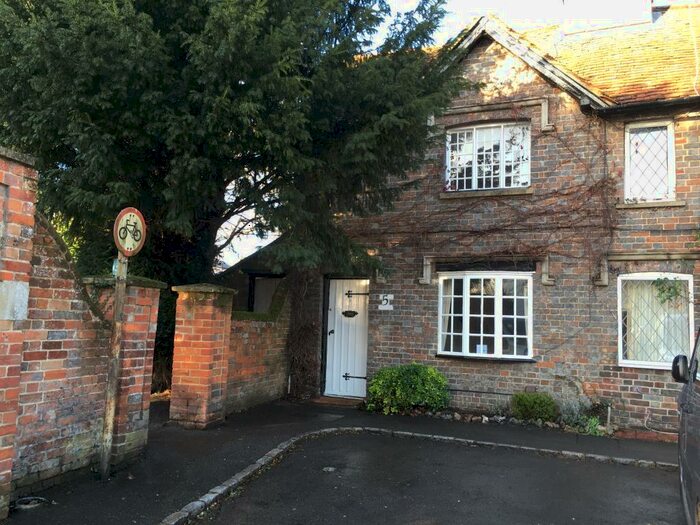 3 Bedroom End Of Terrace House To Rent In Thatcham, Berkshire, RG19