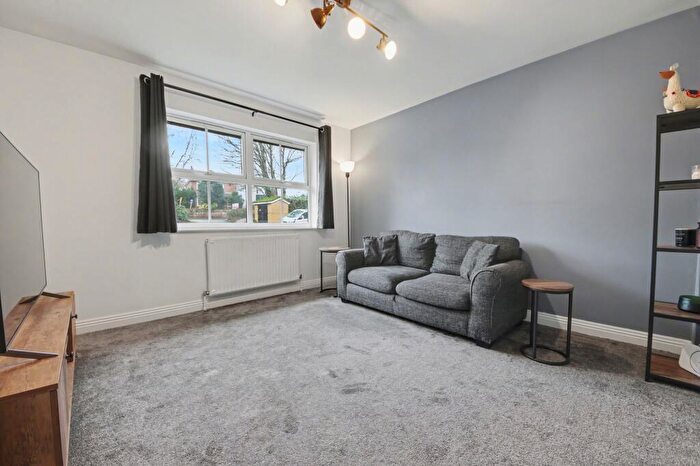 2 Bedroom Apartment For Sale In Middle Road, Sholing, SO19