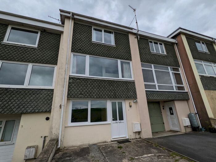 5 Bedroom Property To Rent In Heol Arfryn, Carmarthen, Carmarthenshire, SA31