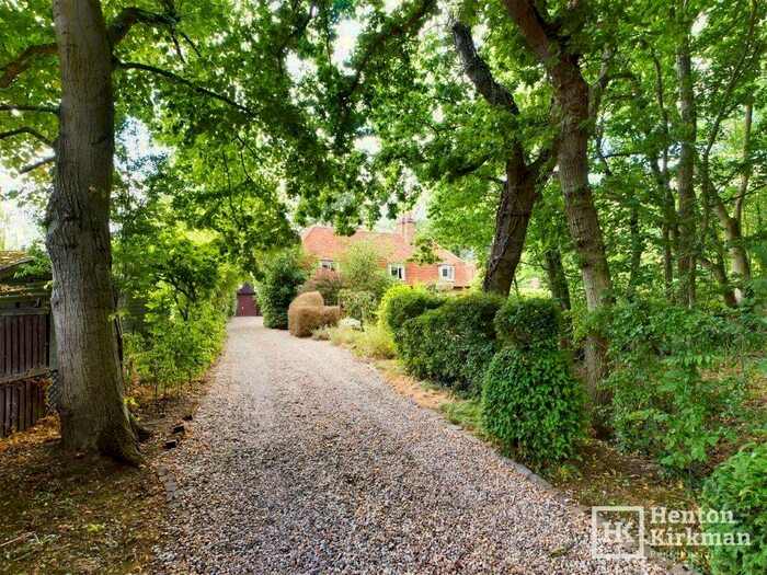 4 Bedroom Detached House For Sale In High Street, TN11
