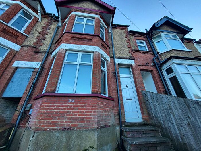 1 Bedroom Studio To Rent In Russell Rise Luton, LU1