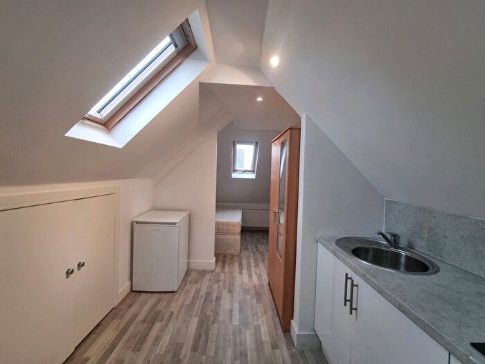 Studio To Rent In Bryony Road, London, W12