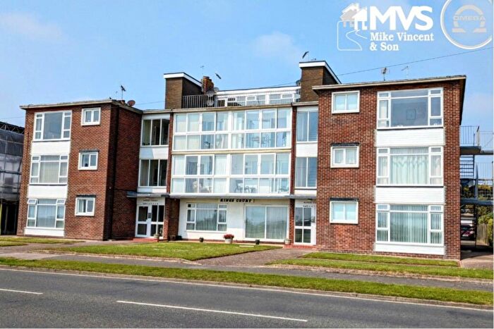 2 Bedroom Flat To Rent In Kings Court, Kings Parade, Holland-on-Sea, Clacton-on-Sea, CO15