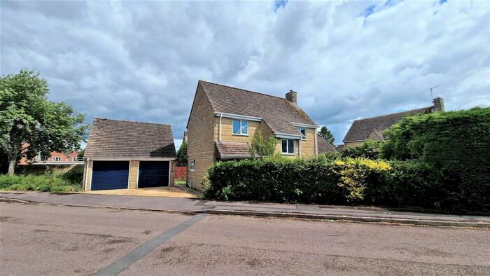 4 Bedroom Detached House For Sale In Bouverie Park, Stanton St. Quintin, Chippenham, SN14