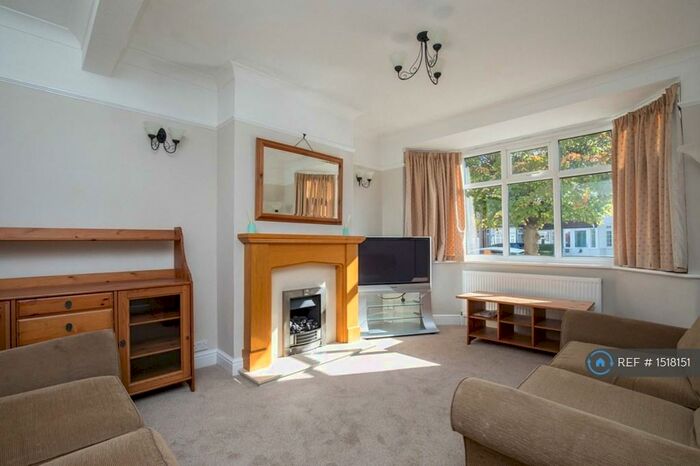 4 Bedroom Terraced House To Rent In Tennyson Avenue, New Malden, KT3