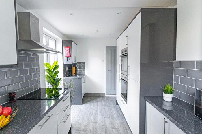 6 Bedroom Detached House To Rent In Stansted Road, Southsea, Hampshire, PO5