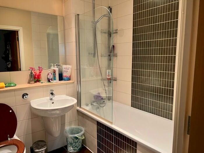 1 Bedroom Flat To Rent In Shaw Close, Staines-Upon-Thames, TW19