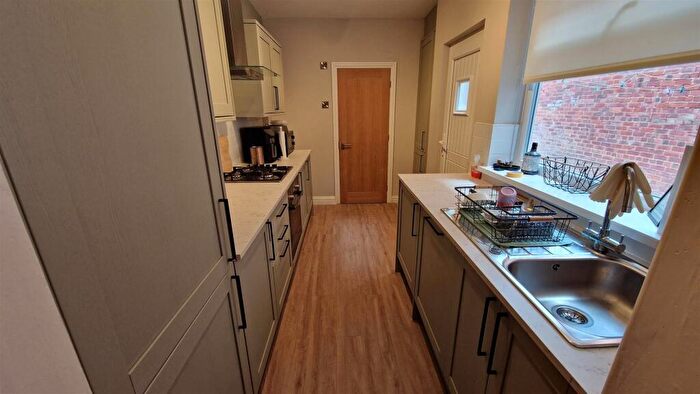 2 Bedroom Flat To Rent In Rothbury Terrace, Newcastle Upon Tyne, NE6