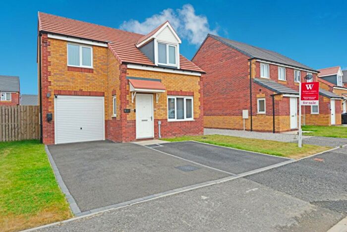 3 Bedroom Detached House For Sale In Pudsey View, Tyersal, Bradford, BD4