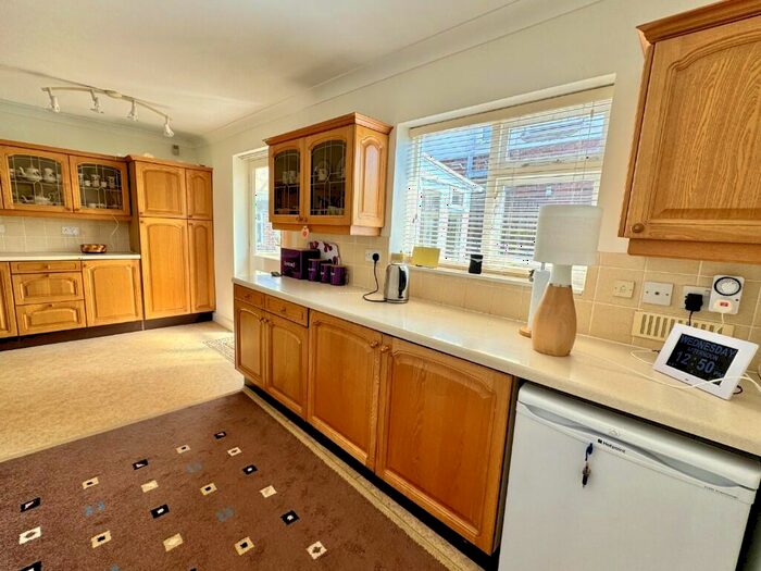 2 Bedroom Detached Bungalow For Sale In Oakleigh Crescent, Godmanchester, Cambridgeshire., PE29