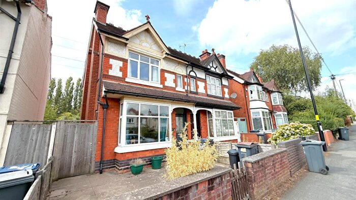 3 Bedroom Semi Detached House For Sale In Umberslade Road, Selly Oak, Birmingham, B29