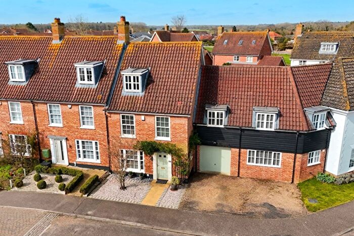 4 Bedroom End Of Terrace House For Sale In Bromedale Avenue, Mulbarton, Norwich, NR14