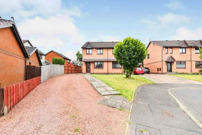 3 Bedroom Semi-Detached House To Rent In Thistle Place, East Kilbride, Glasgow, G74