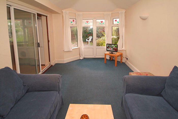 6 Bedroom House To Rent In Padwell Road, SO14