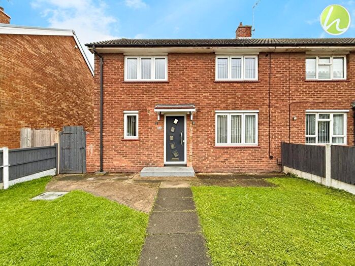 3 Bedroom Semi Detached House For Sale In Quebec Road, Tilbury, RM18