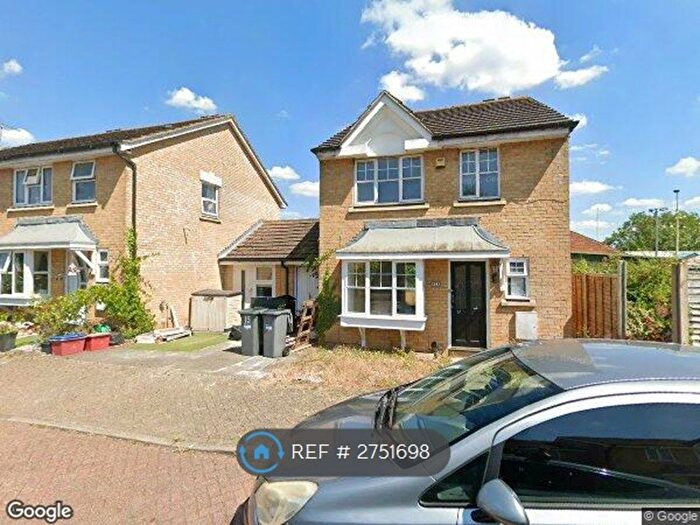 4 Bedroom Detached House To Rent In Westminster Close, Feltham, TW14