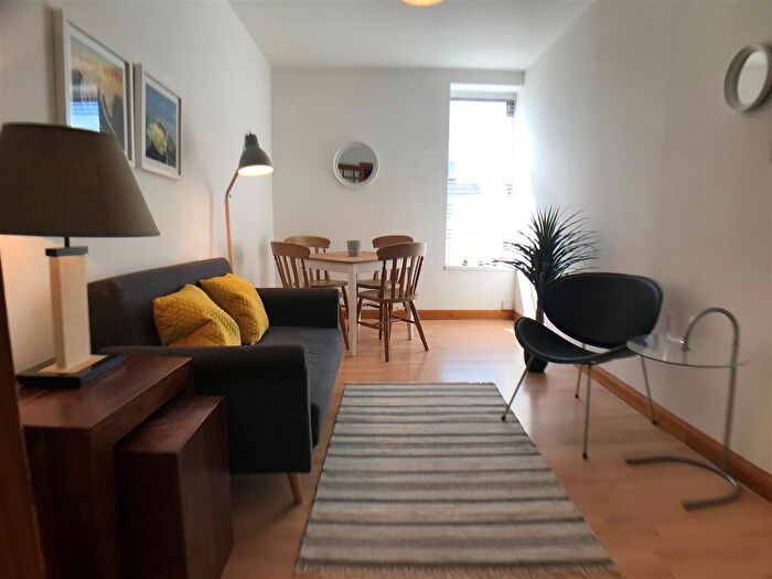 2 Bedroom Flat To Rent In Shields Road, Newcastle Upon Tyne, NE6