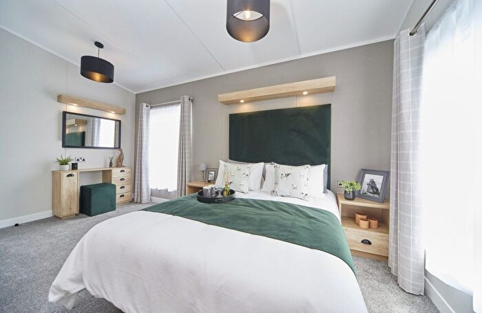 2 Bedroom Mobile/park Home For Sale In Camelford, PL32