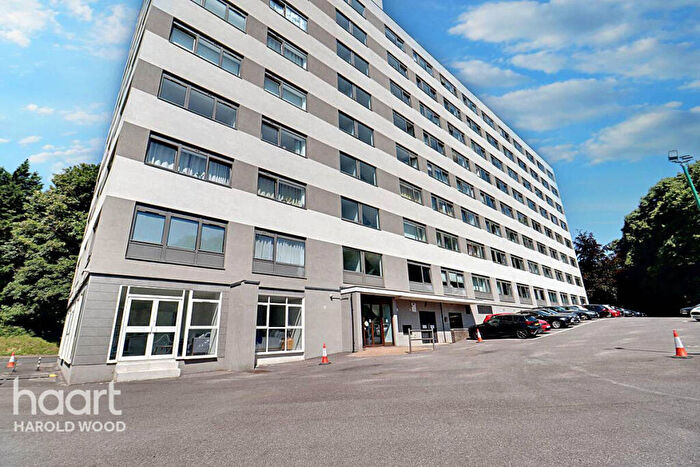 2 Bedroom Flat For Sale In Hubert Road, Brentwood, CM14